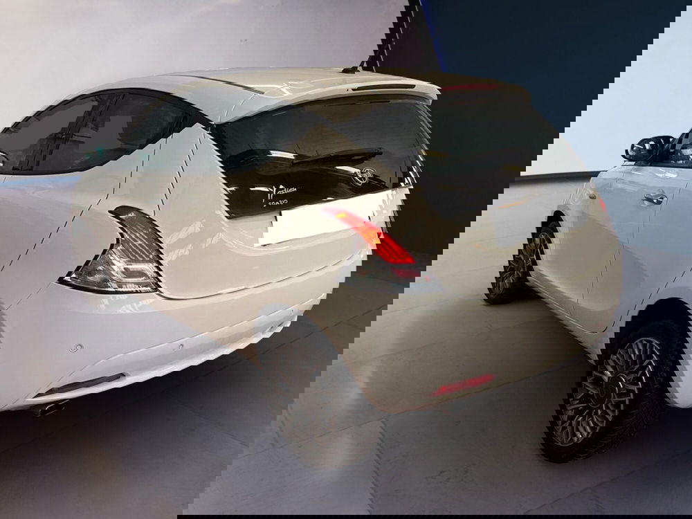 Lancia Ypsilon usata a Torino (6)