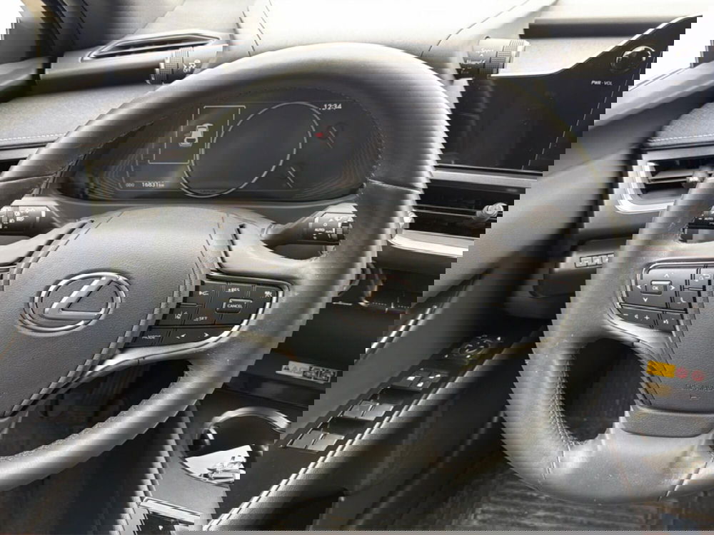 Lexus UX usata a Siracusa (10)