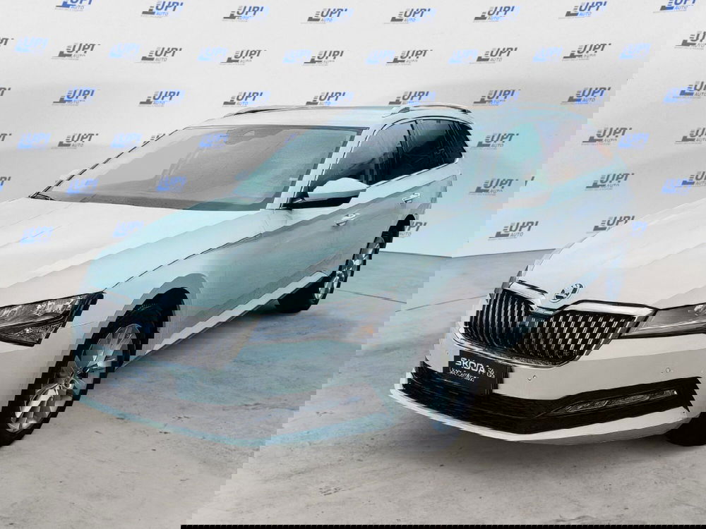 Skoda Superb Station Wagon nuova a Prato