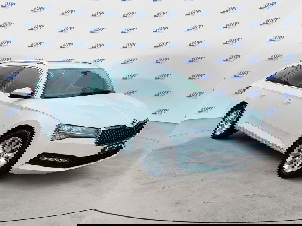 Skoda Superb Station Wagon nuova a Prato (5)