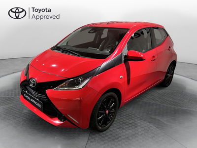 Toyota Aygo 1.0 VVT-i 69 CV 5 porte x-play del 2017 usata a Milano