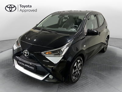 Toyota Aygo Connect 1.0 VVT-i 72 CV 5 porte x-play del 2020 usata a Milano