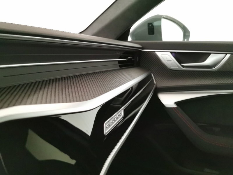 Audi A6 Avant e-Tron usata a Chieti (18)