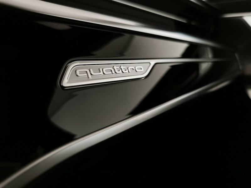 Audi A6 Avant e-Tron usata a Chieti (19)