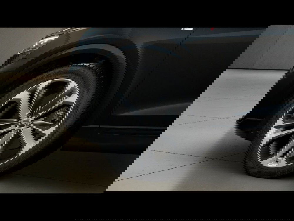 Audi Q8 nuova a Livorno (6)