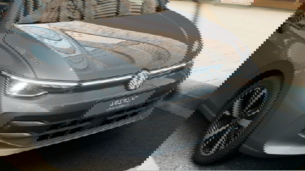 Volkswagen Golf nuova a Bologna (9)