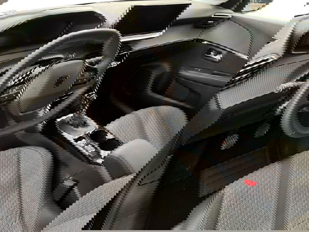 Peugeot 208 usata a Bari (10)