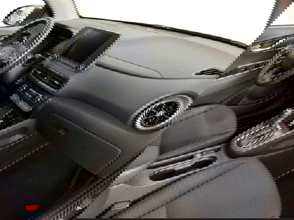 Hyundai Kona usata a Bari (9)