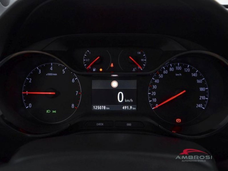 Opel Crossland X usata a Perugia (13)