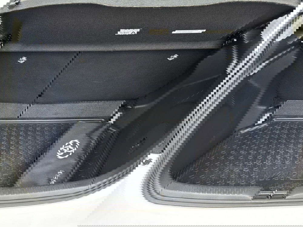 Toyota Yaris usata a Ferrara (18)