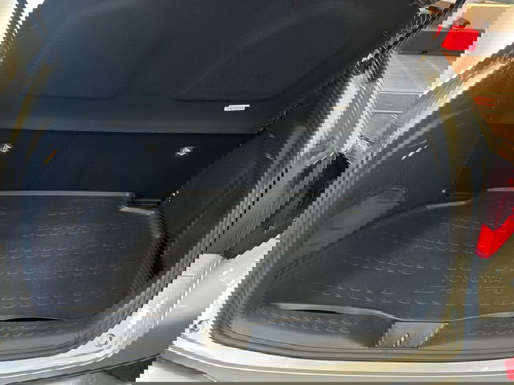 Toyota Toyota C-HR usata a Napoli (16)