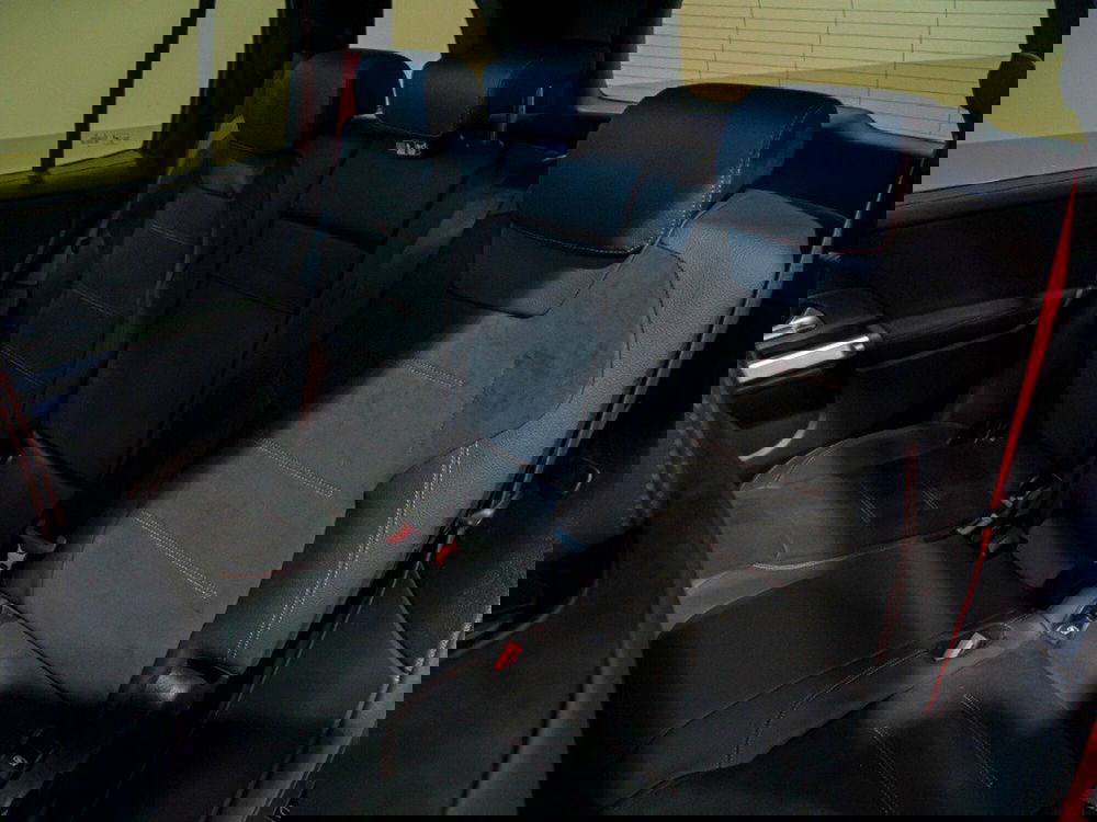 Mercedes-Benz GLB nuova a Macerata (11)