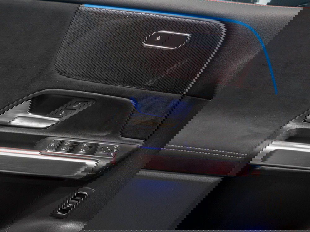 Mercedes-Benz GLB nuova a Macerata (12)