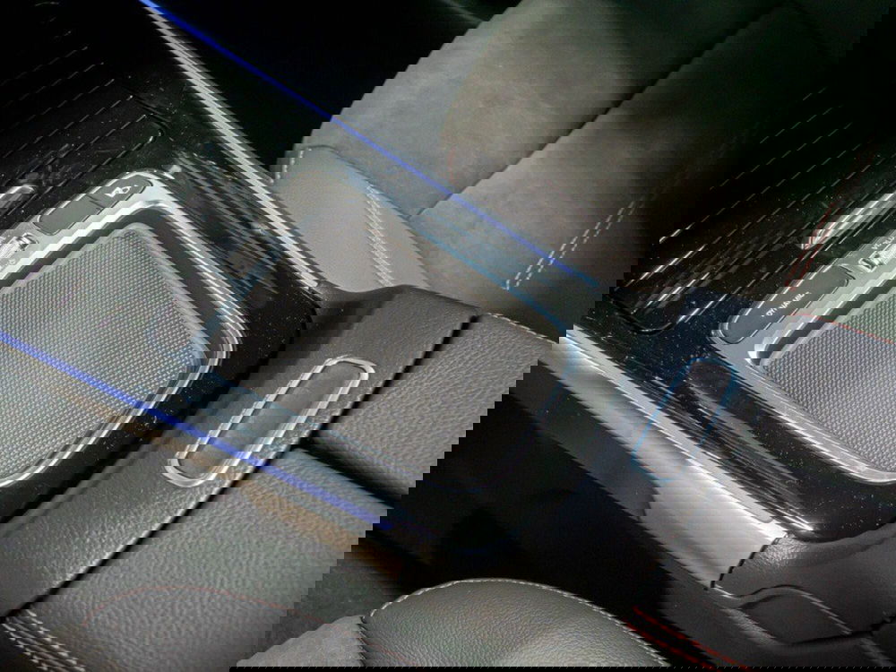 Mercedes-Benz GLB nuova a Macerata (19)