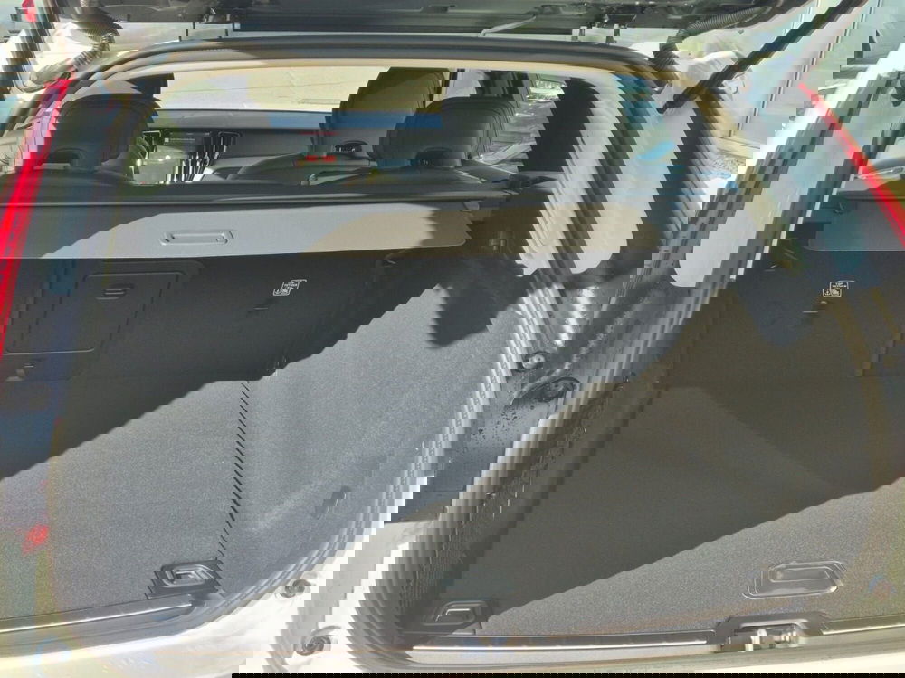 Volvo XC60 nuova a Como (7)