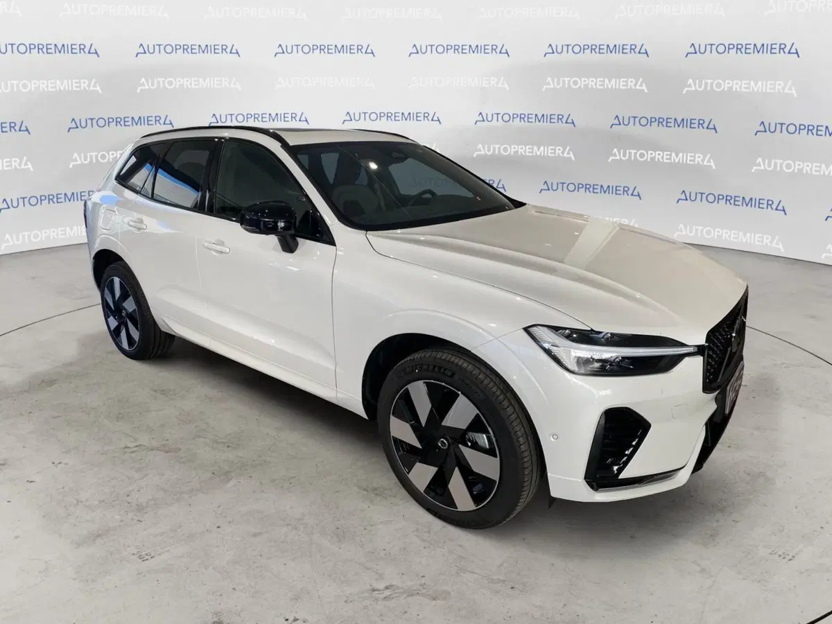 Volvo XC60 nuova a Como (2)