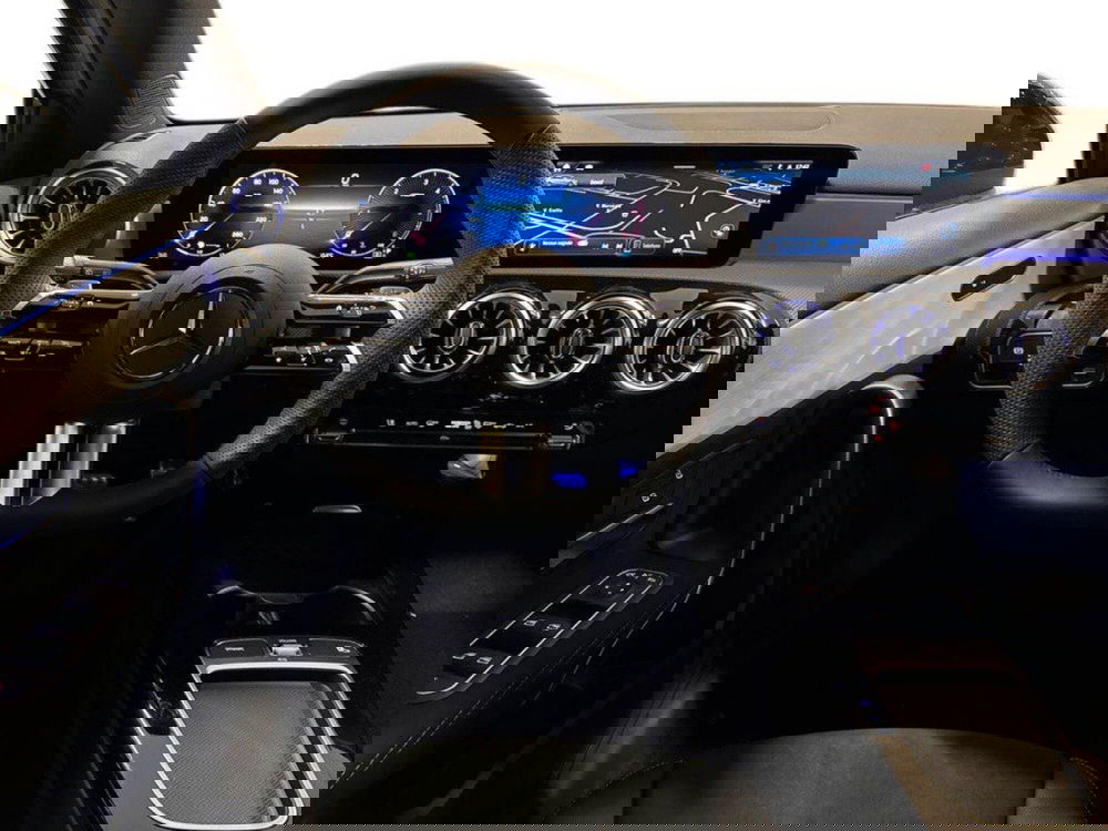 Mercedes-Benz Classe A Sedan nuova a Rimini (12)