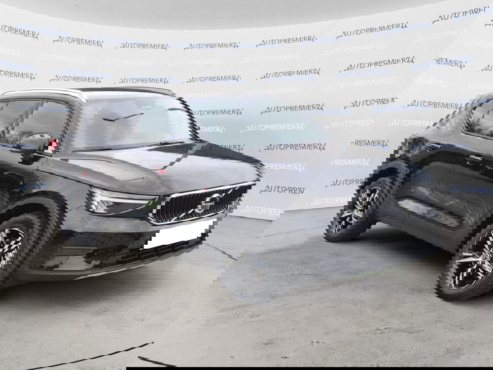 Volvo XC40 nuova a Como (2)