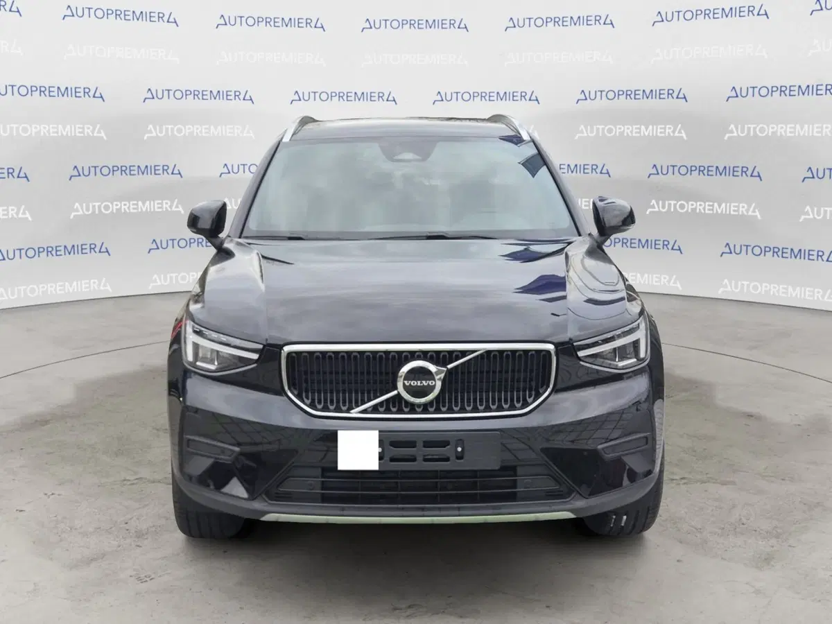 Volvo XC40 nuova a Como (3)