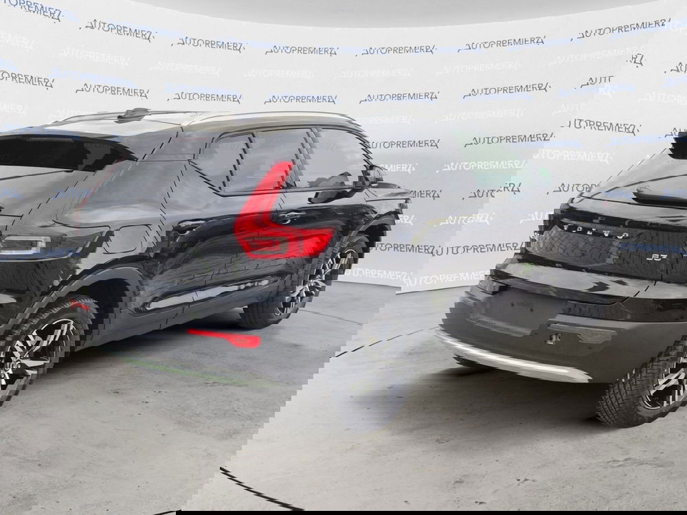 Volvo XC40 nuova a Como (4)