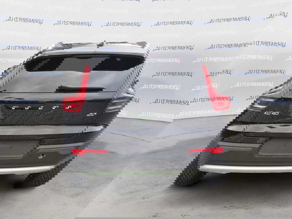 Volvo XC40 nuova a Como (5)