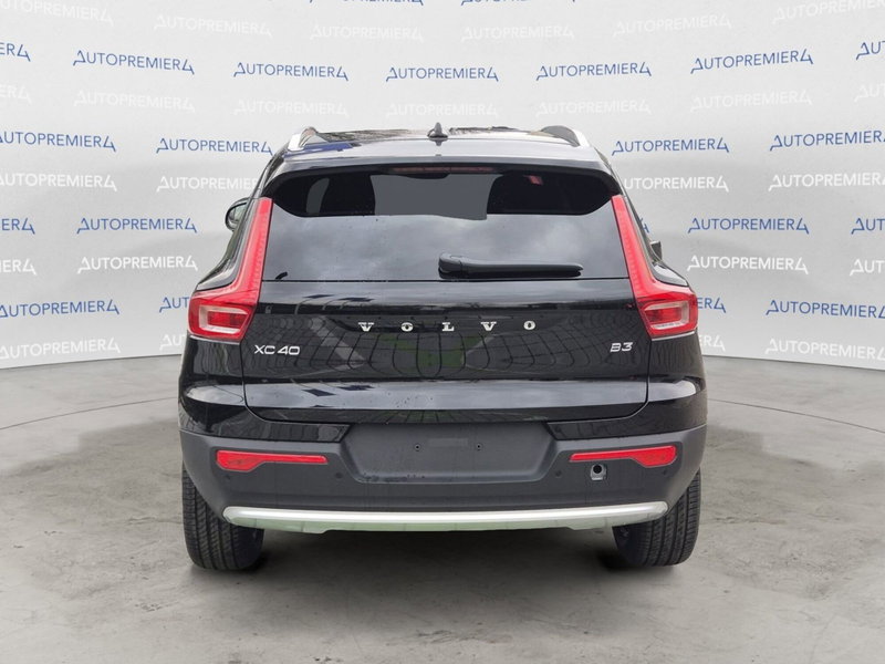 Volvo XC40 nuova a Como (5)