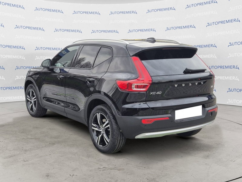Volvo XC40 nuova a Como (6)