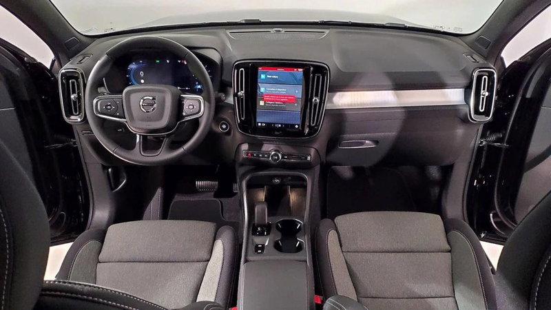 Volvo XC40 nuova a Como (8)