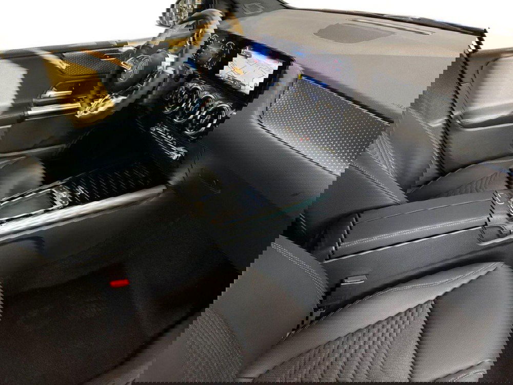 Mercedes-Benz Classe B nuova a Rimini (12)