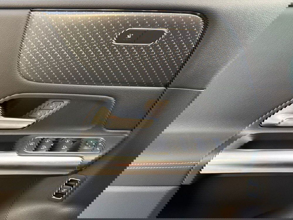 Mercedes-Benz Classe B nuova a Rimini (17)