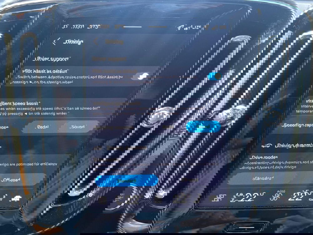 Volvo XC40 nuova a Como (14)