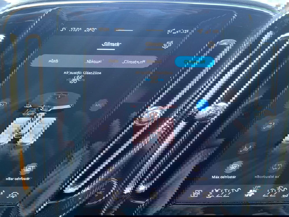 Volvo XC40 nuova a Como (15)