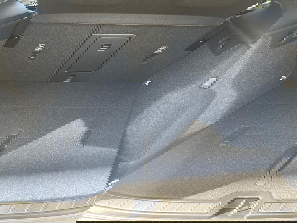 Volvo XC40 nuova a Como (9)