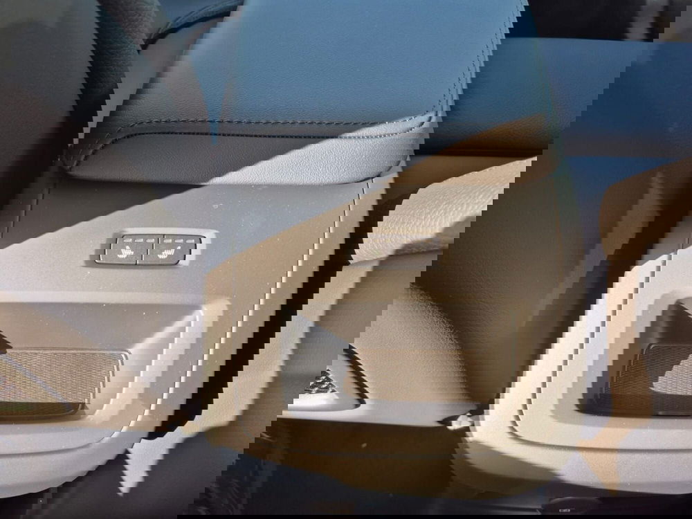 Volvo XC60 nuova a Como (10)