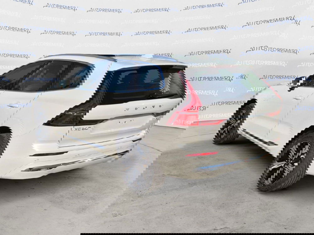 Volvo XC60 nuova a Como (4)