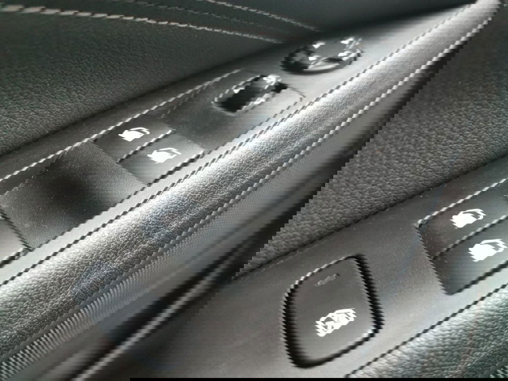 Opel Crossland usata a Taranto (19)