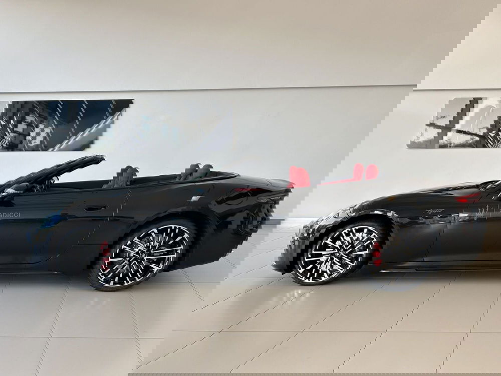 Maserati Grancabrio nuova a Bari (11)