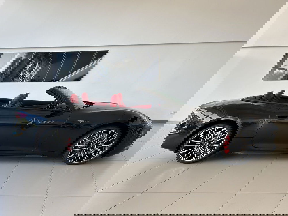 Maserati Grancabrio nuova a Bari (12)