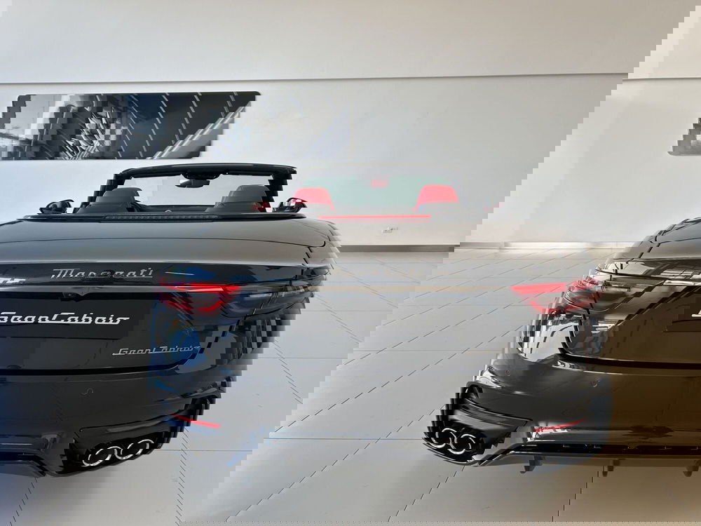 Maserati Grancabrio nuova a Bari (13)