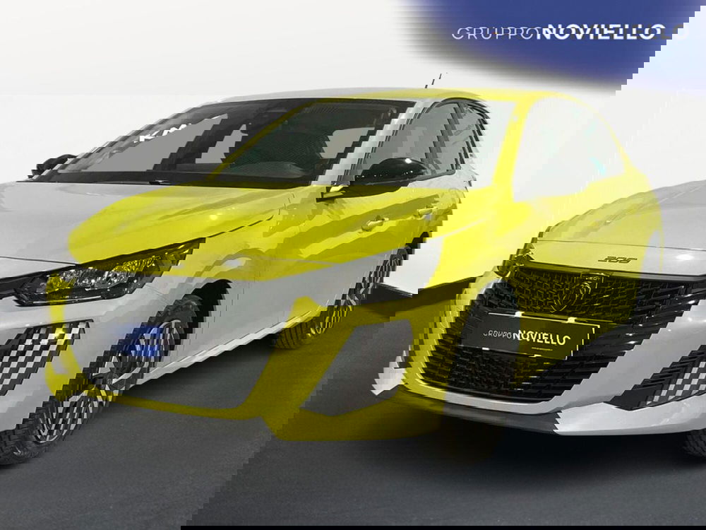 Peugeot 208 nuova a Salerno