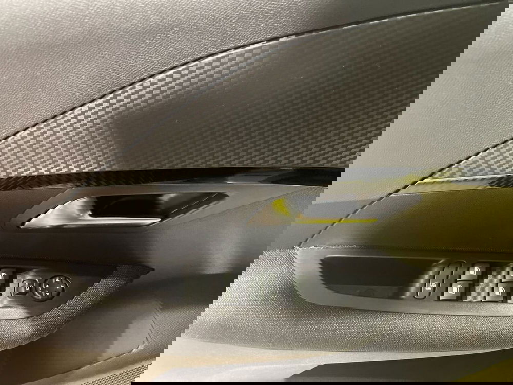 Peugeot 208 nuova a Salerno (13)