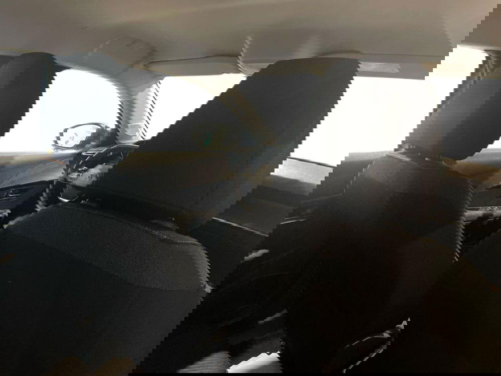 Peugeot 208 nuova a Salerno (17)