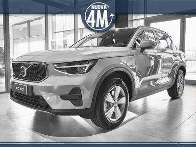 Volvo XC40 B3 automatico Essential nuova a Prato