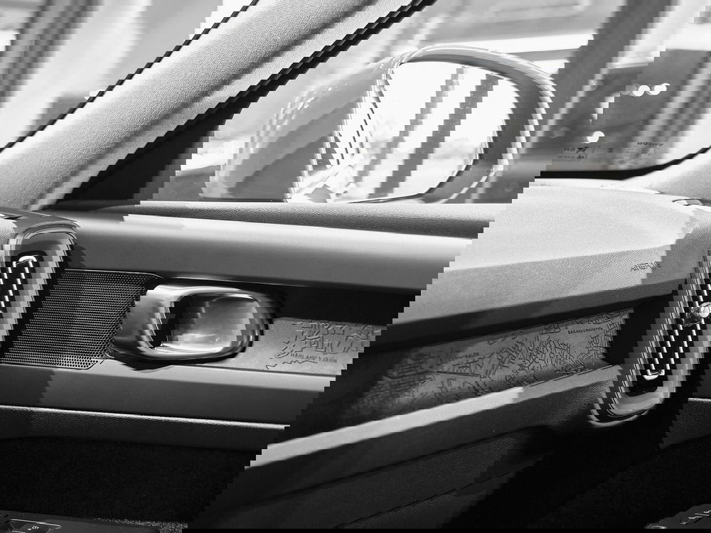 Volvo XC40 nuova a Prato (14)