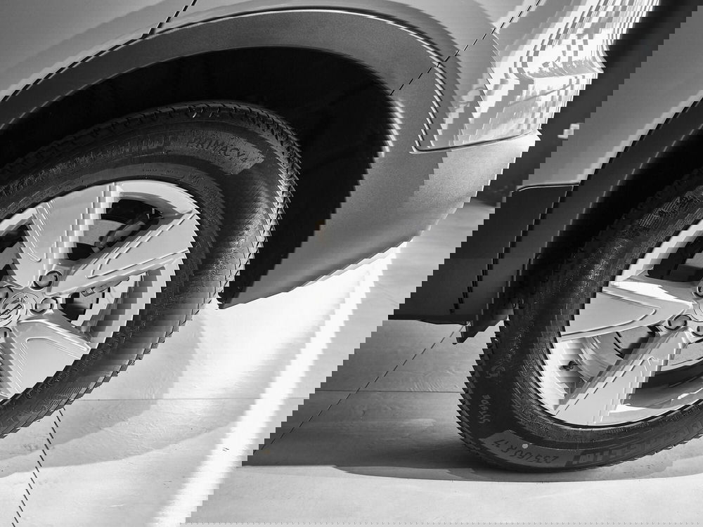 Volvo XC40 nuova a Prato (5)