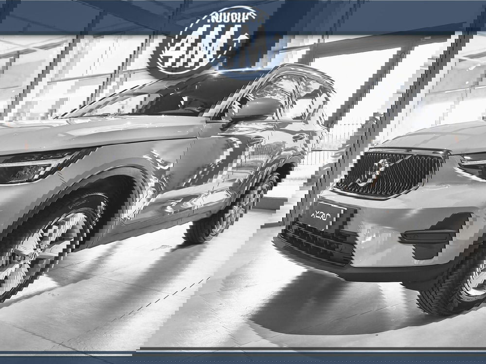 Volvo XC40 nuova a Prato