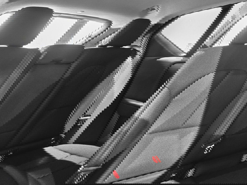 Volvo XC40 nuova a Prato (16)