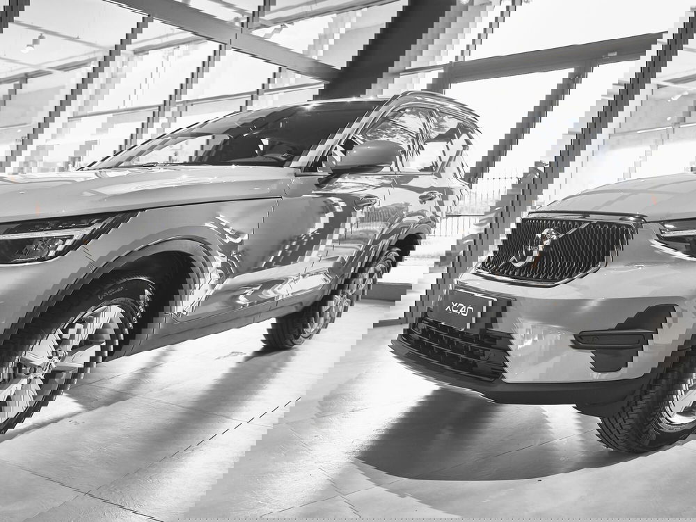 Volvo XC40 nuova a Prato (2)