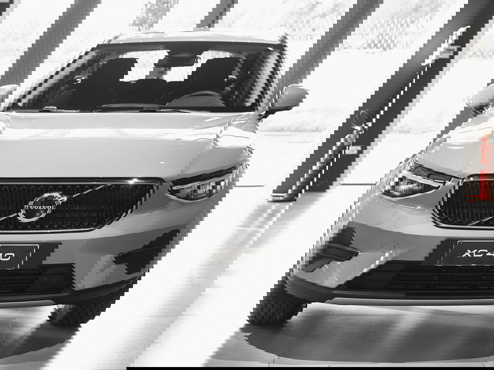 Volvo XC40 nuova a Prato (3)