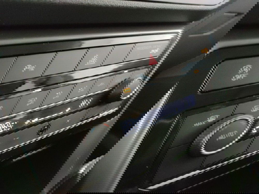 Volkswagen T-Cross usata a Napoli (17)